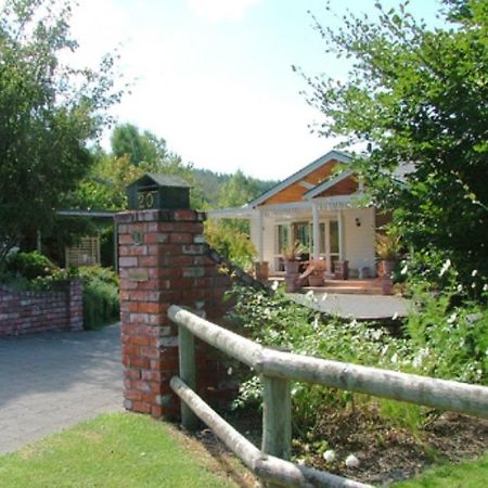 Acacia Bay Lodge Bed & Breakfast Taupo Dış mekan fotoğraf