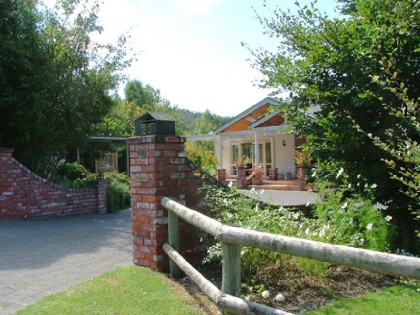 Acacia Bay Lodge Bed & Breakfast Taupo Dış mekan fotoğraf